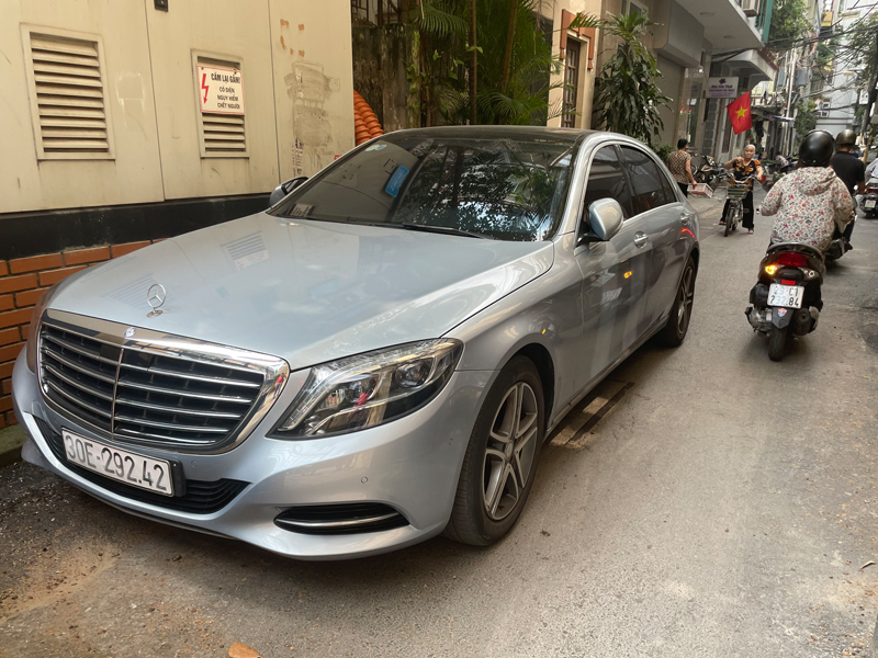 Thuê Xe Mercedes S400 Đen 